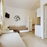 Aparthotel Giourgas &