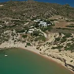 Giourgas & Aparthotel