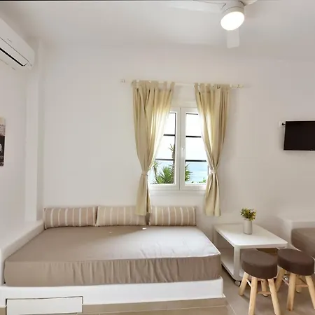 Aparthotel Giourgas & 4*