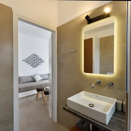 Giourgas & Aparthotel Provatas