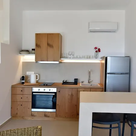 Giourgas & Aparthotel Provatas