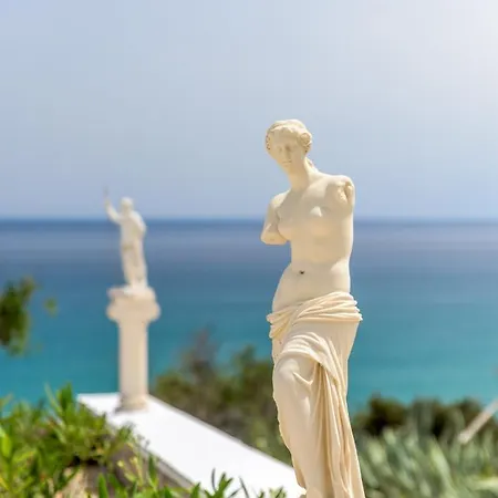 Aparthotel Giourgas & 4*