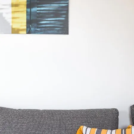 Giourgas & Aparthotel 4*