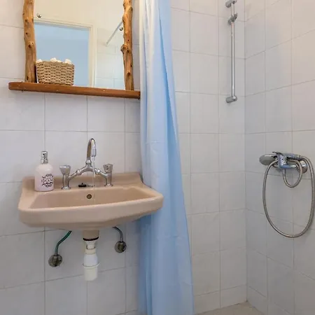 Aparthotel Giourgas & 4*