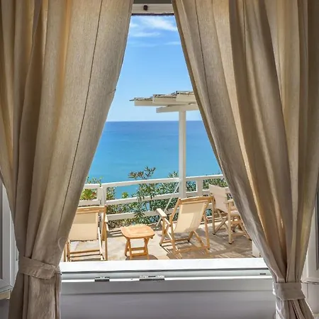 Giourgas & Aparthotel