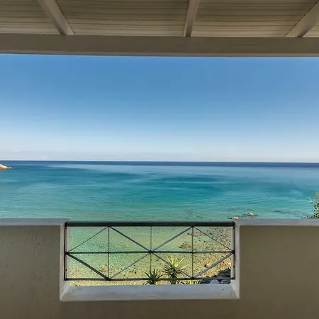 Aparthotel Giourgas & Provatas