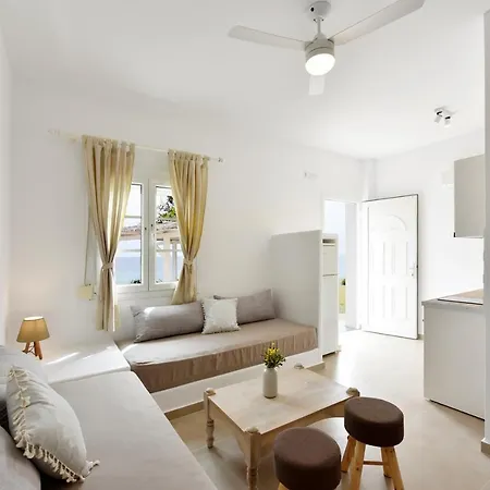 Giourgas & מלון דירות Provatas