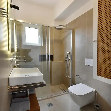 Giourgas & 4* Provatas