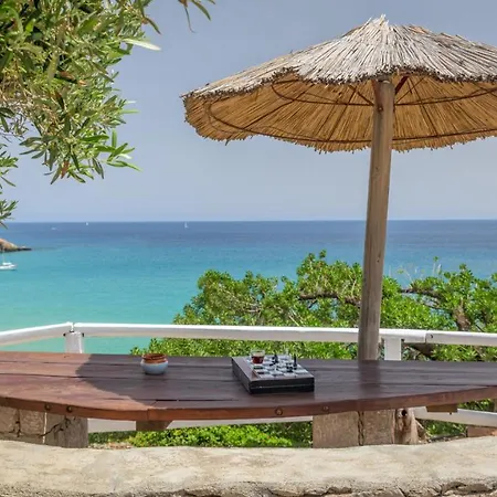 Aparthotel Giourgas & Provatas