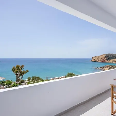 Ξενοδοχείο με διαμερίσματα Giourgas & 4*