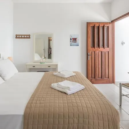 Giourgas Studios&apartments Provatas