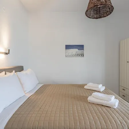 Aparthotel Giourgas &