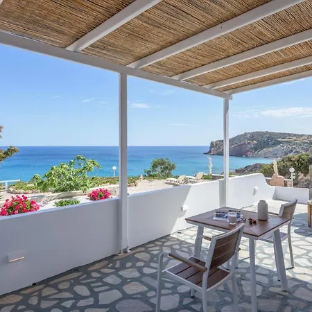 Giourgas & מלון דירות Provatas