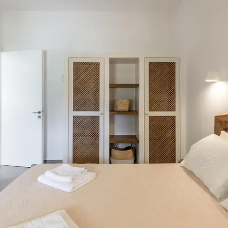 Aparthotel Giourgas &