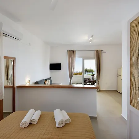 Giourgas & Aparthotel Provatas