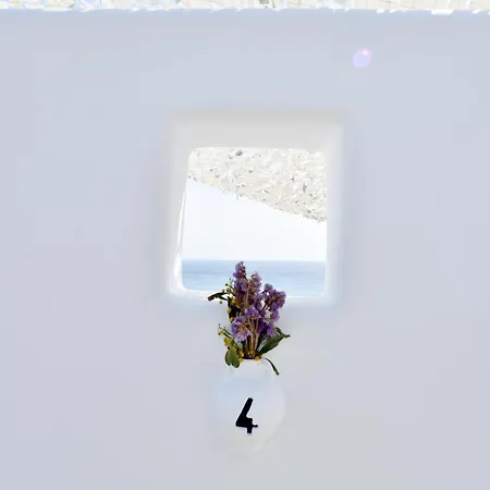 Giourgas & מלון דירות 4*