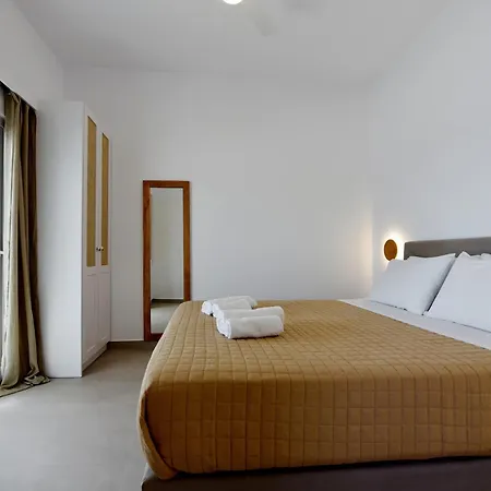 Aparthotel Giourgas & *