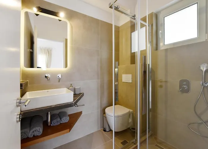 Aparthotel Giourgas & 4*