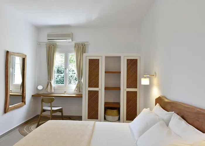 Aparthotel Giourgas & 4*