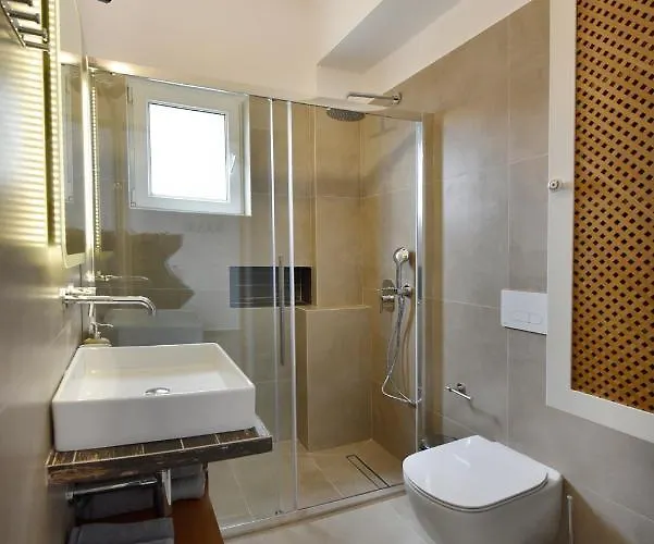 Giourgas & 4* Provatas