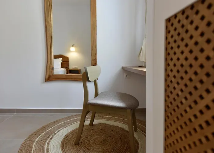 Giourgas & Aparthotel 4*