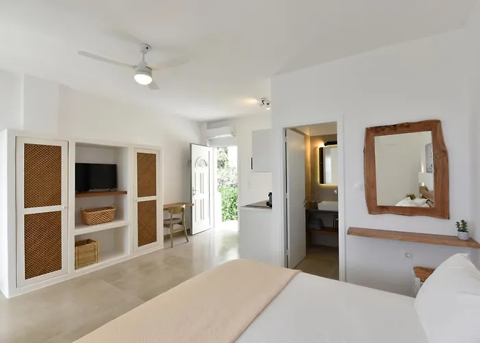 Giourgas & Aparthotel