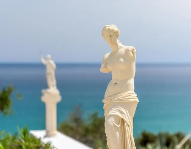 Aparthotel Giourgas & 4*