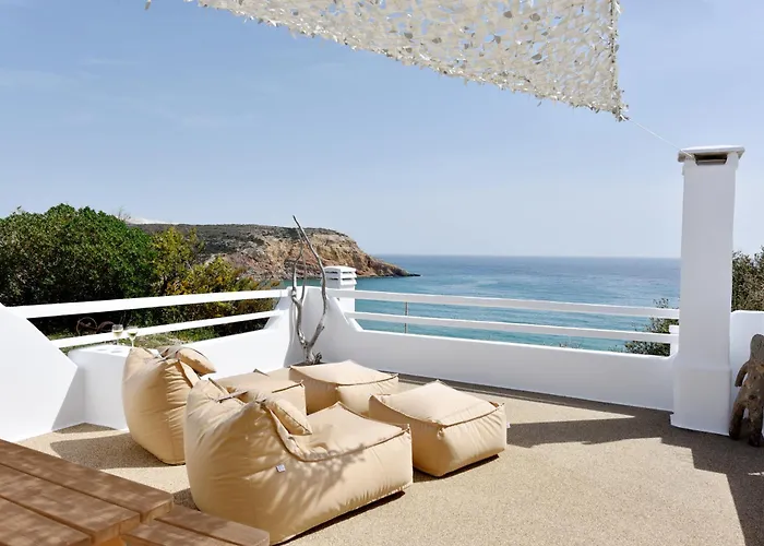 Giourgas & Aparthotel Provatas