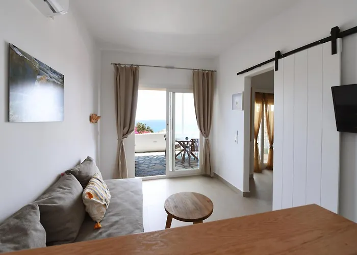 Giourgas & Aparthotel Provatas