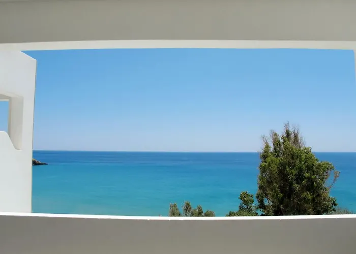 Ξενοδοχείο με διαμερίσματα Giourgas & 4*