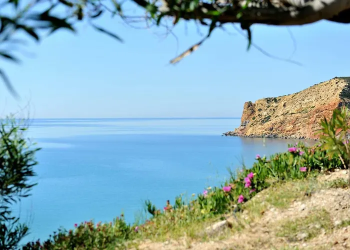 Giourgas & Ξενοδοχείο με διαμερίσματα 4*